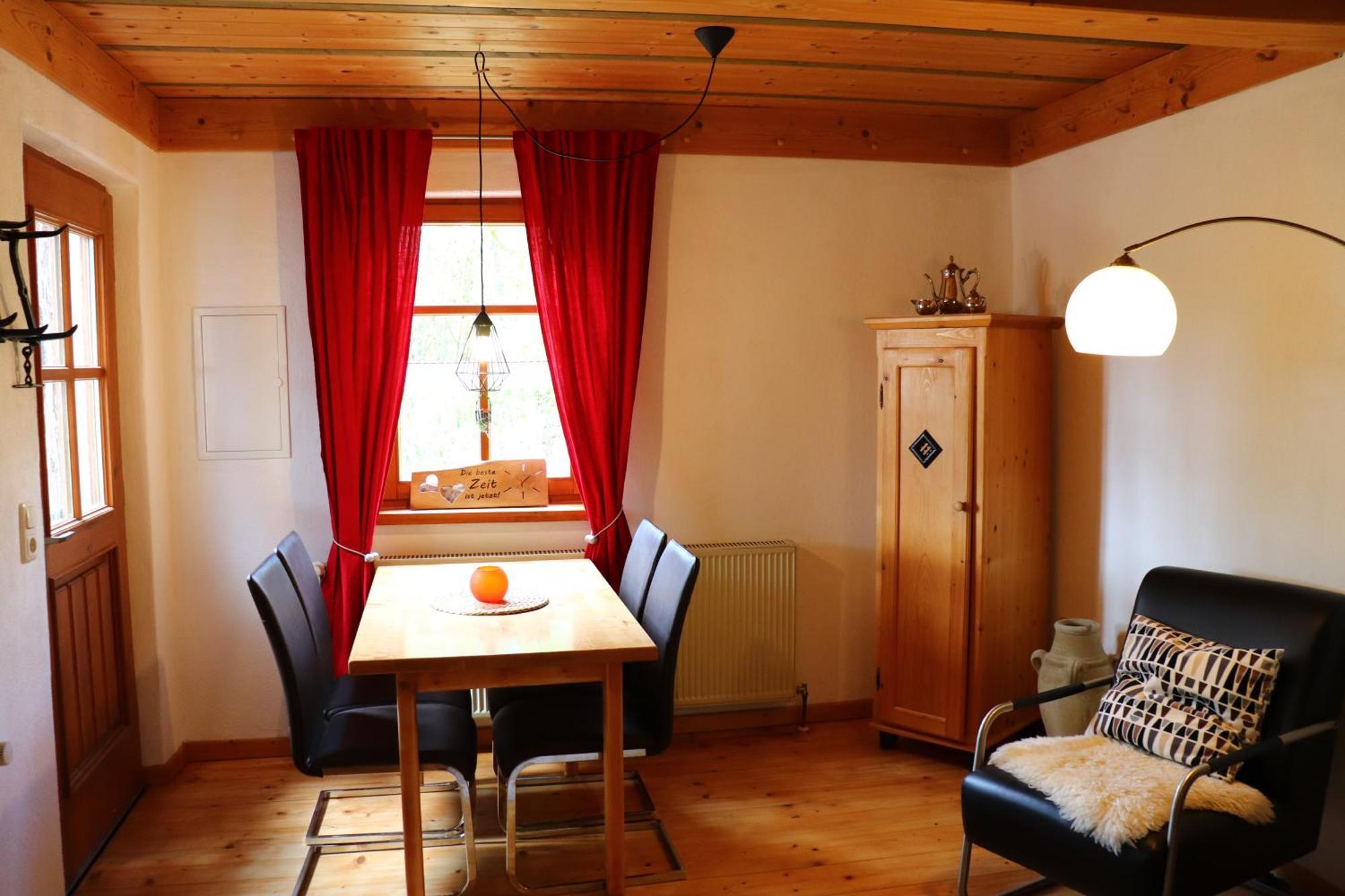 Ferienunterkuenfte Deinhardt Villa Poxdorf Ruang foto